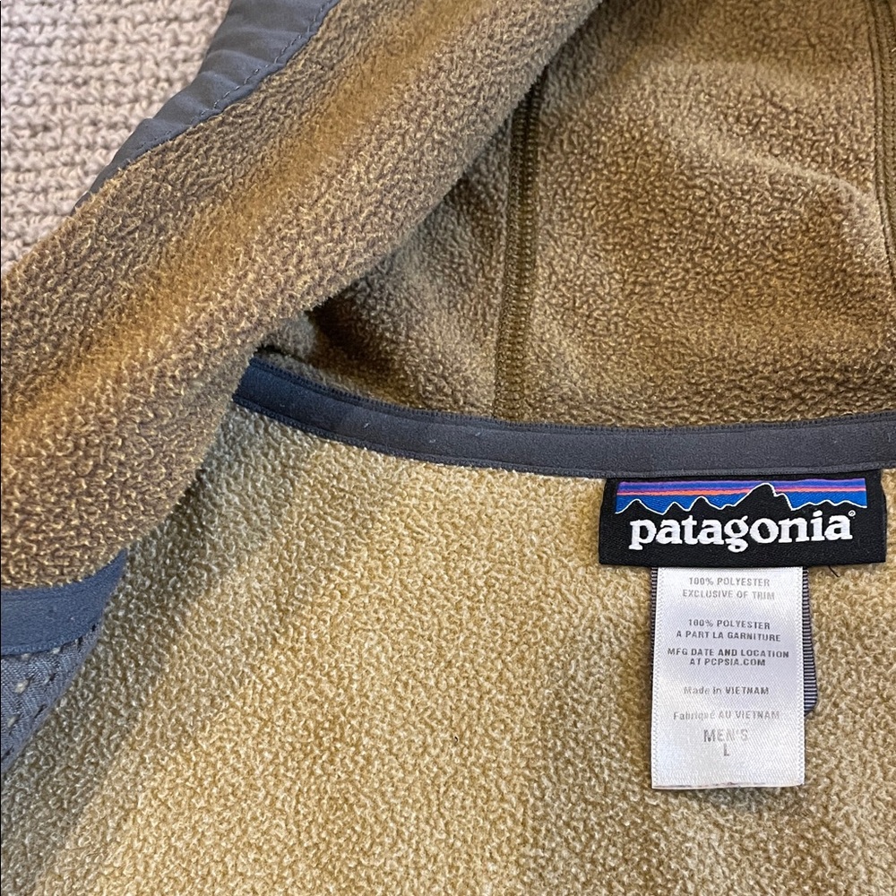Patagonia Men's Tan and Black Jacket - Picture 5 of 14